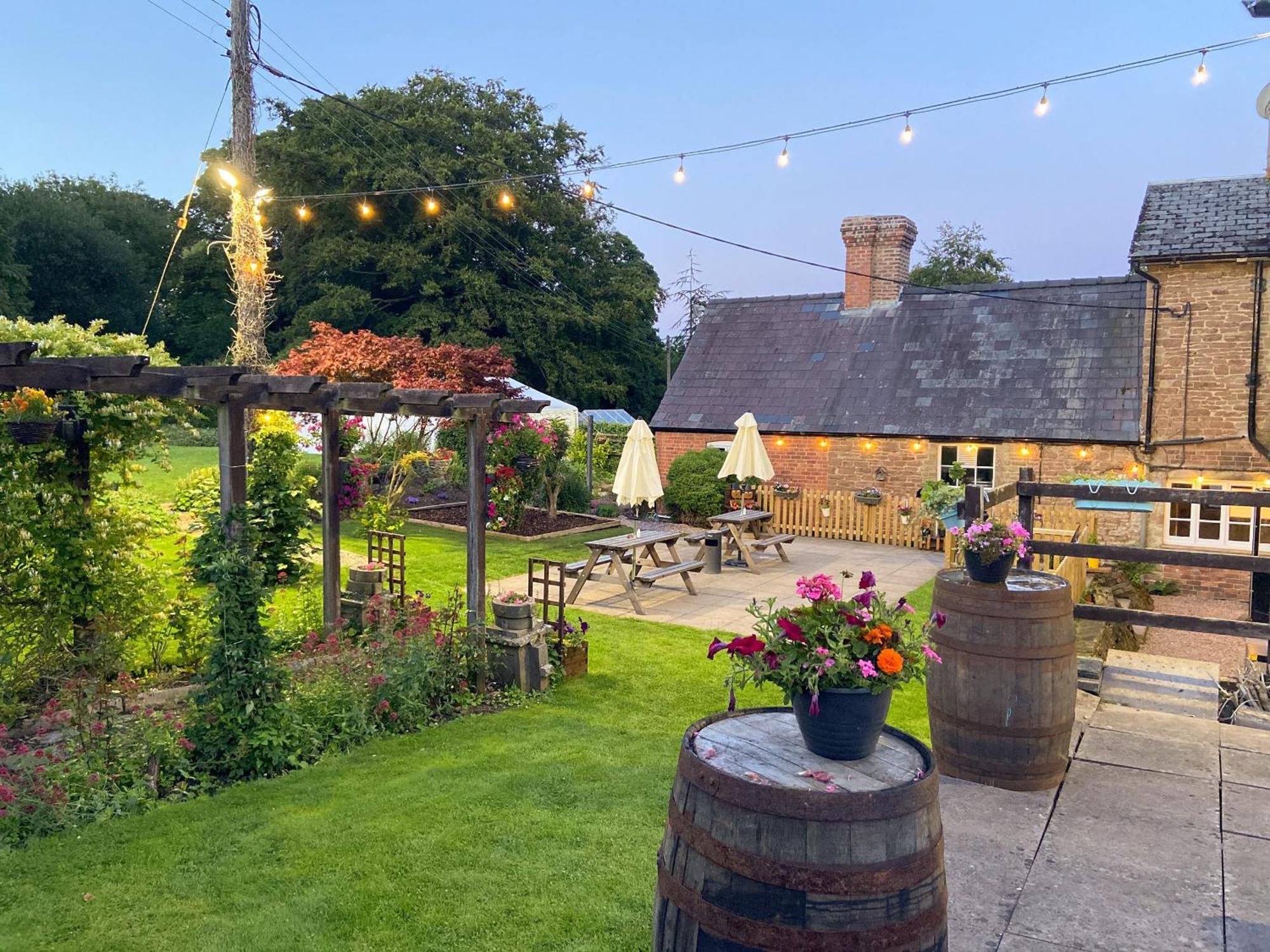 The Boyne Arms Cottage Burwarton Buitenkant foto